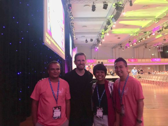Bersama Matt Mullenweg dan relawan WCEU 2019 yang juga penyelenggara WC Asia 2020